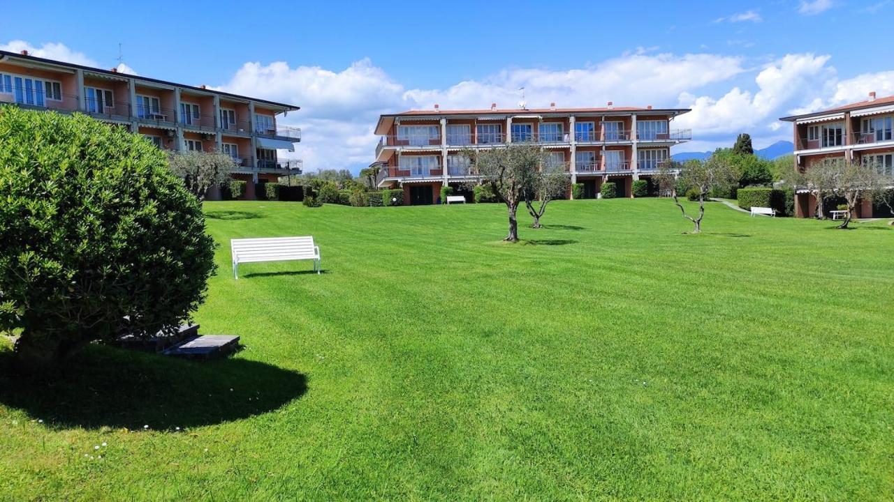 On The Beach Lake View Manerba del Garda Exterior photo