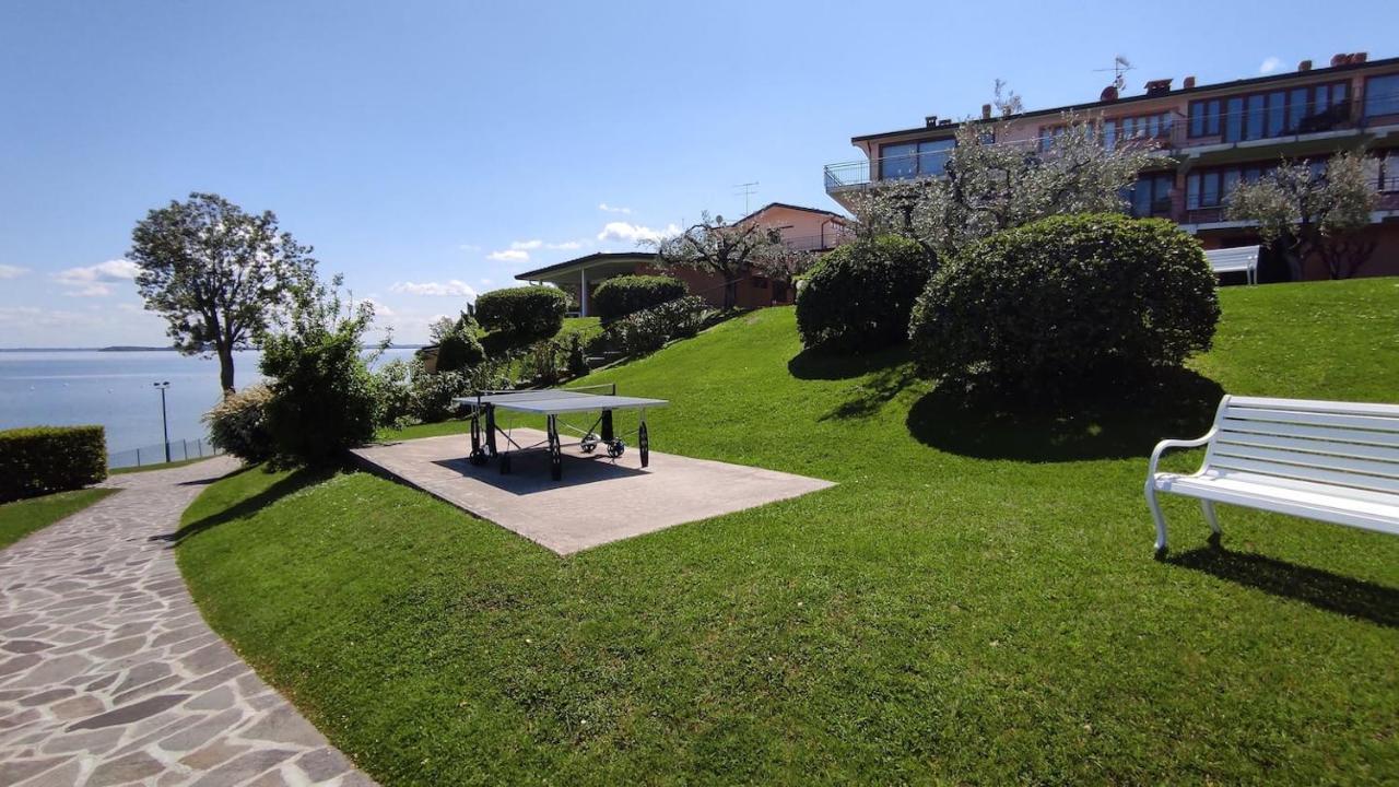 On The Beach Lake View Manerba del Garda Exterior photo