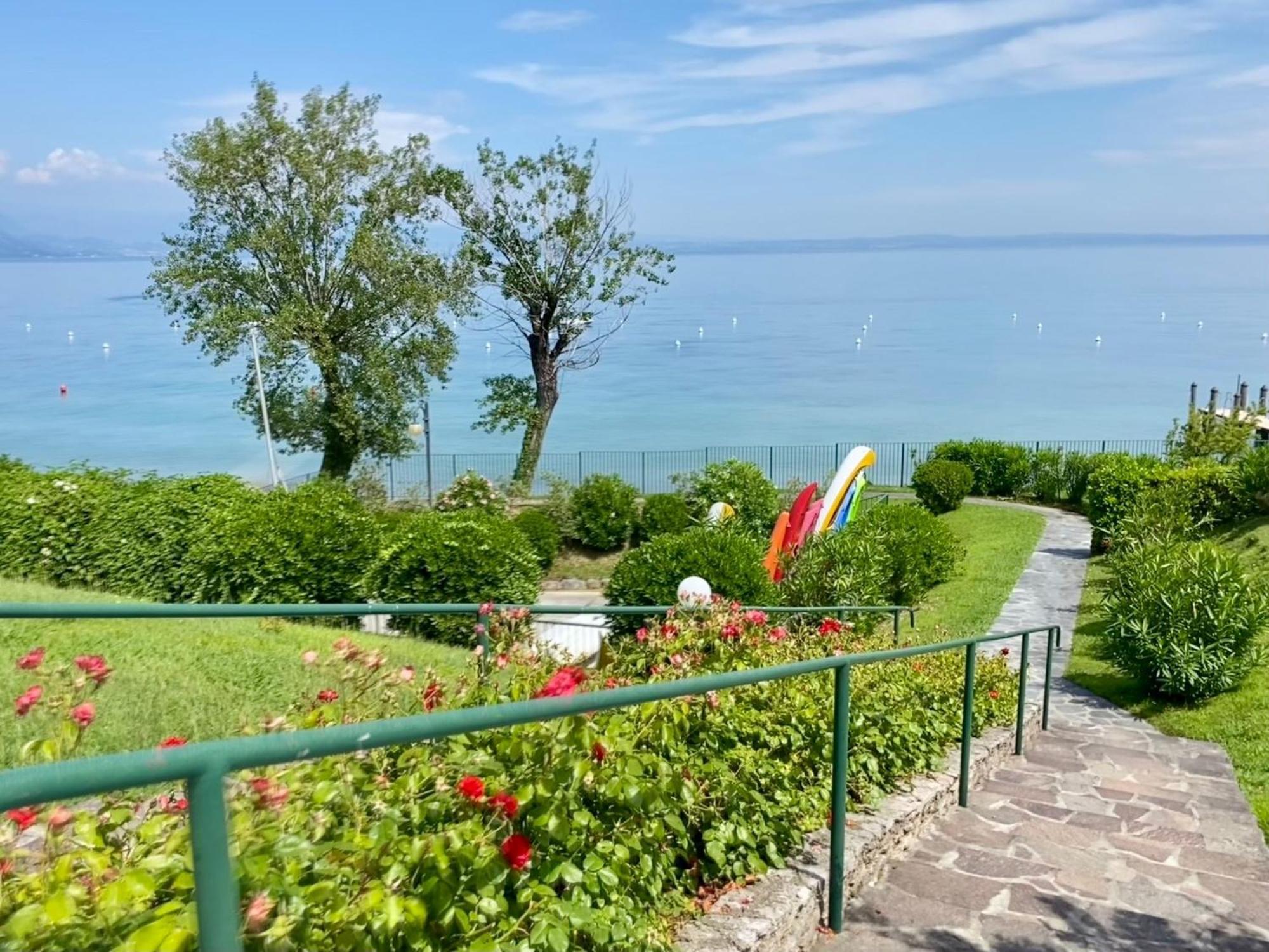 On The Beach Lake View Manerba del Garda Exterior photo